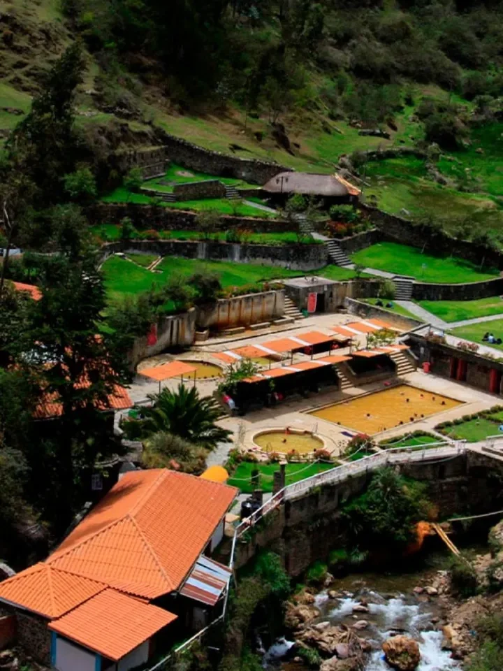 Baños-termales-de-LaresCARD